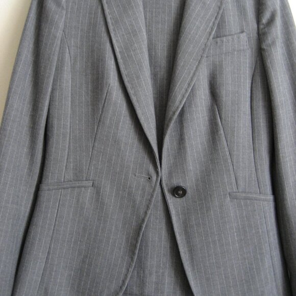 United Colors of Benetton 2 Piece Pin Stripe Pant Suit, Size 42 6P - Picture 3 of 15